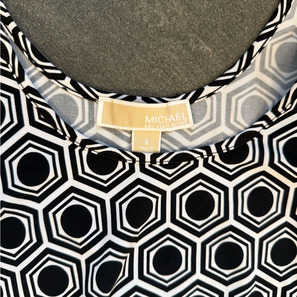 Michael Kors Black and White Hexagon Maxi Dress - Picture 3 of 6